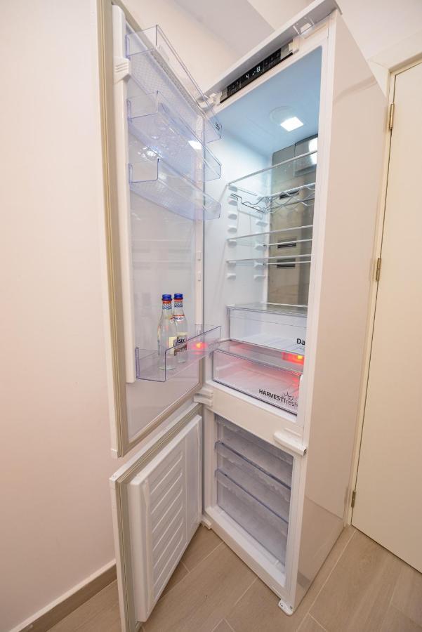 Sofia Cozy Apartment - Underground Private Parking Бухарест Екстер'єр фото